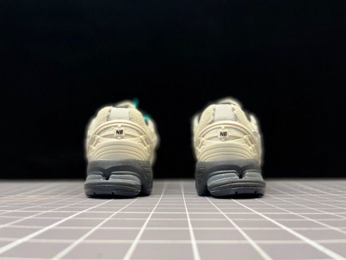 New Balance 1906R “Beige-Black”