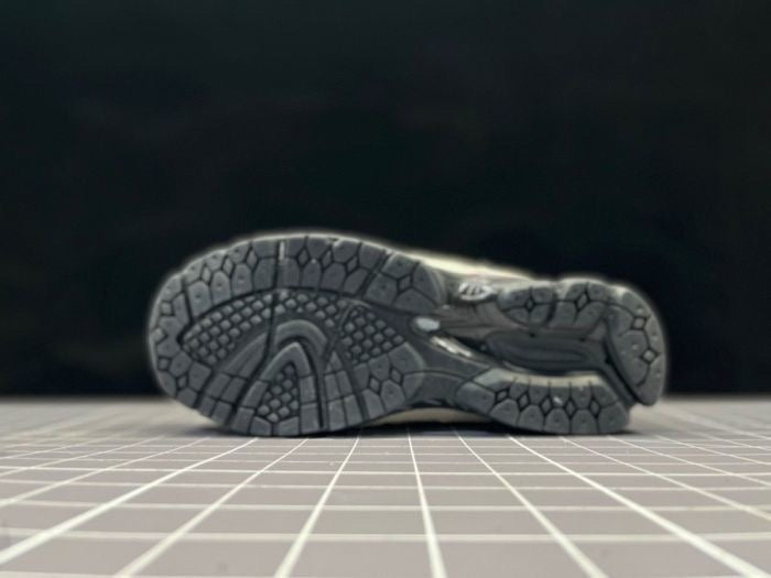 New Balance 1906R “Beige-Black”