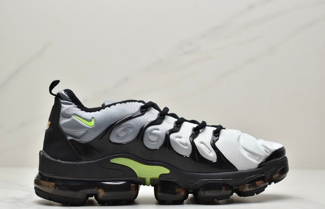 Nike Air VaporMax Plus “Black-Grey-Green”