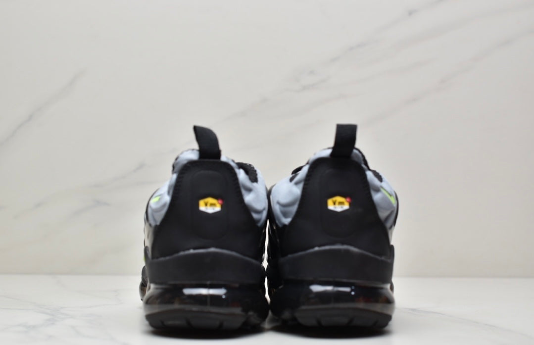 Nike Air VaporMax Plus “Black-Grey-Green”
