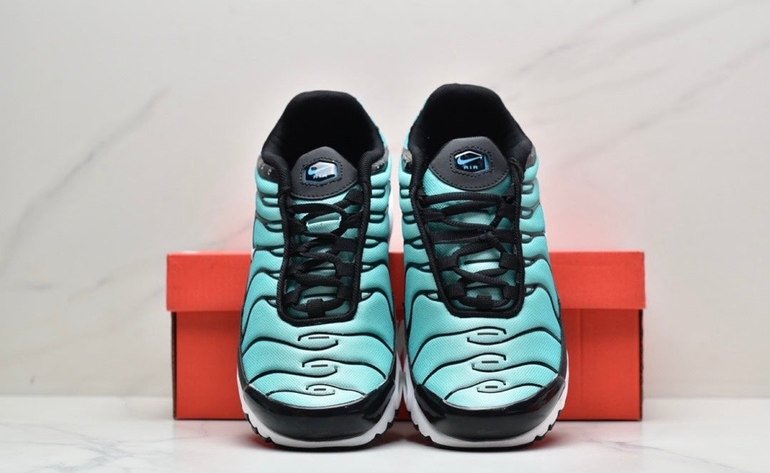 Nike Air VaporMax Plus “Black-White-Turquoise”