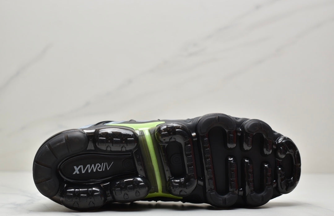 Nike Air VaporMax Plus “Black-Grey-Green”