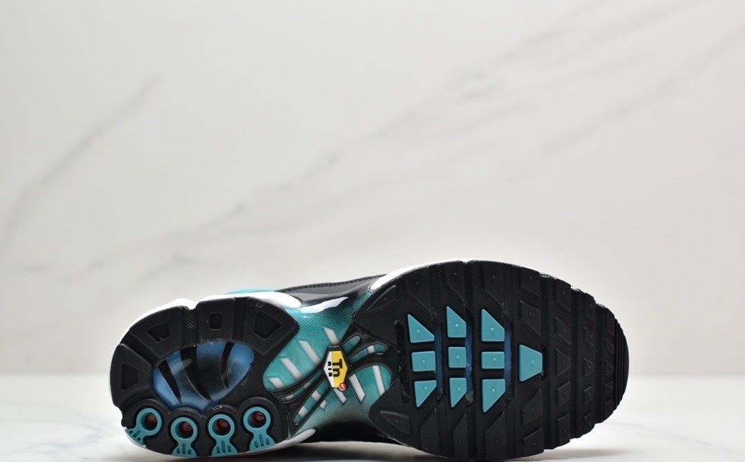 Nike Air VaporMax Plus “Black-White-Turquoise”