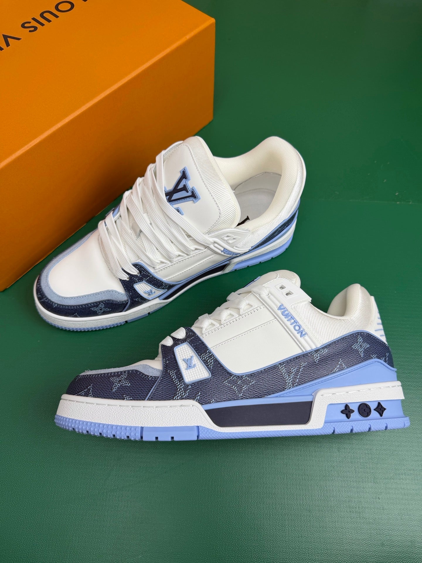 Louis Vuitton LV Trainers "Blue-White"