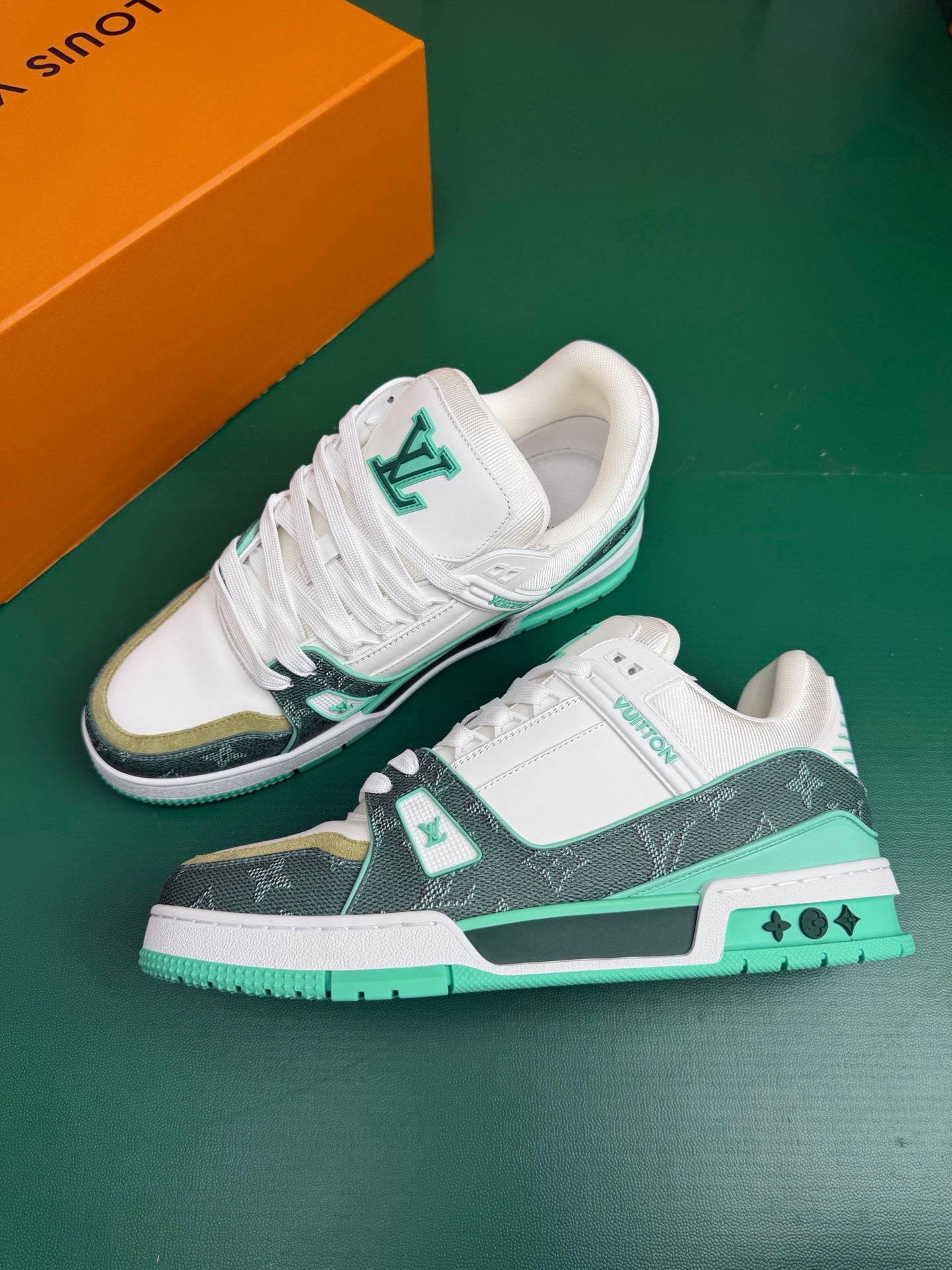 Louis Vuitton LV Trainers "Green-White"