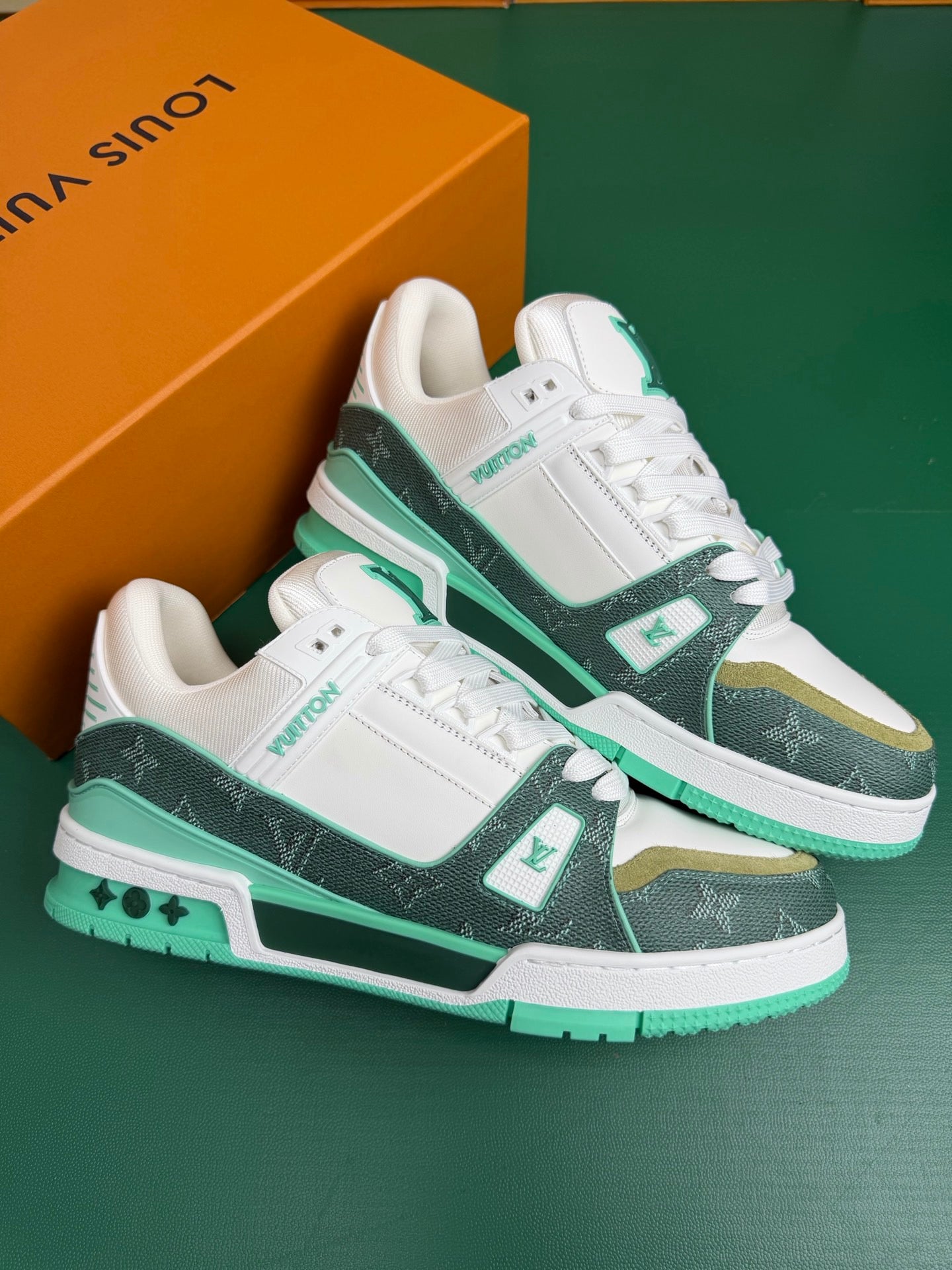 Louis Vuitton LV Trainers "Green-White"