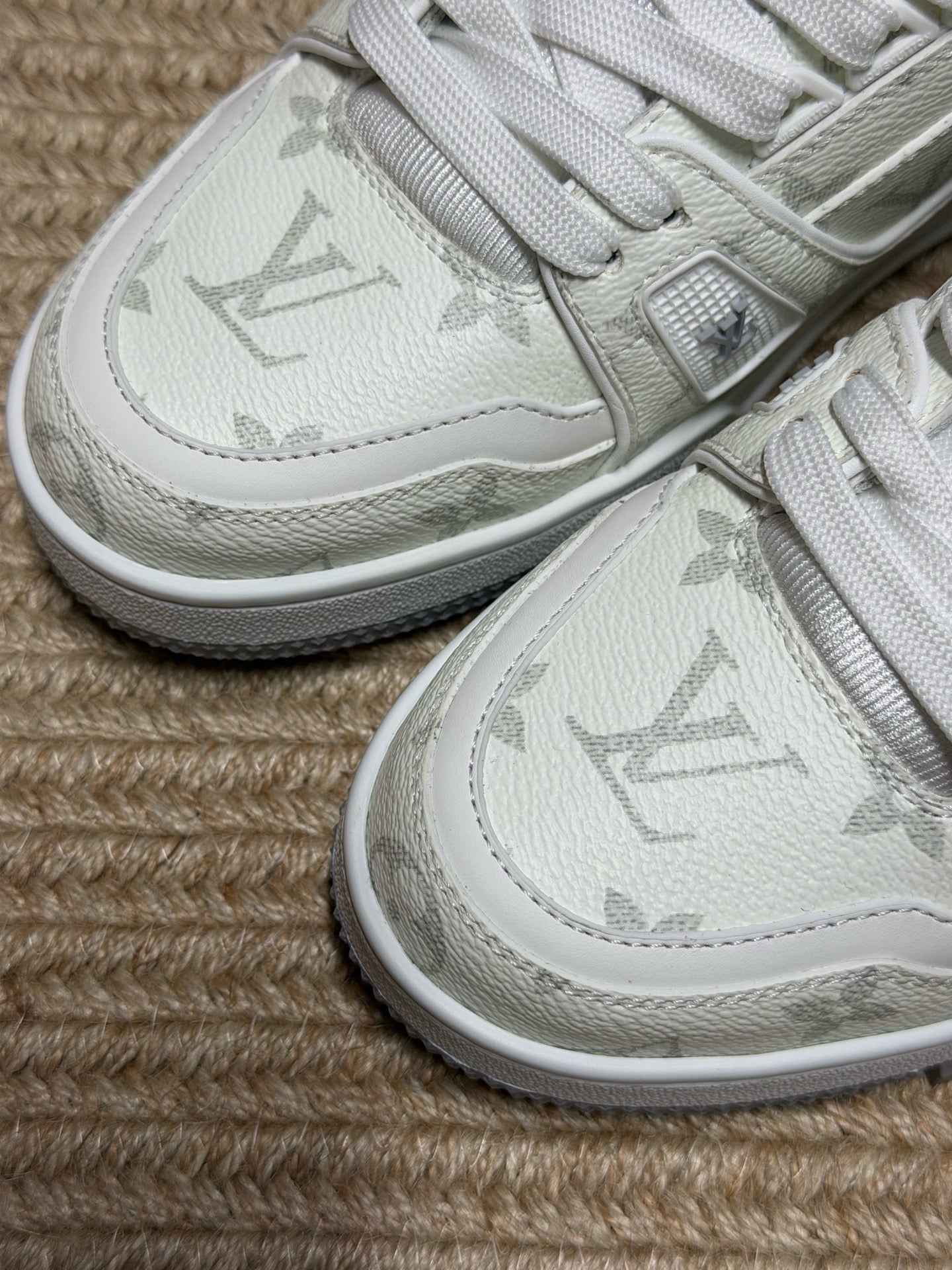 Louis Vuitton LV Trainers "White Monogram"
