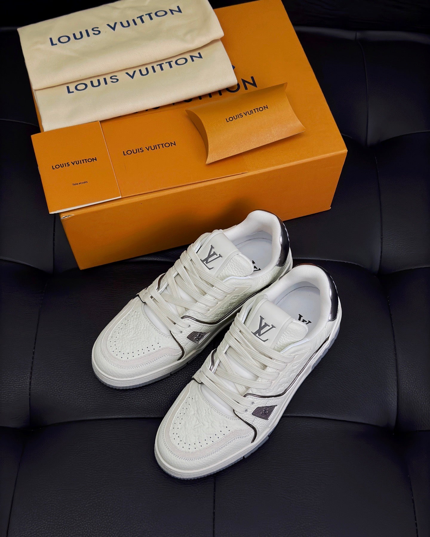 Louis Vuitton LV Trainers "Grey-White"