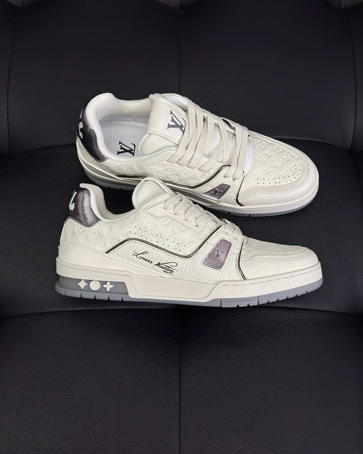 Louis Vuitton LV Trainers "Grey-White"