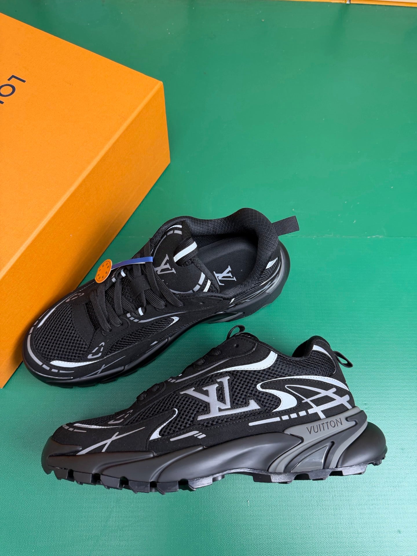 Louis Vuitton Tactic Runner "Black-Grey"