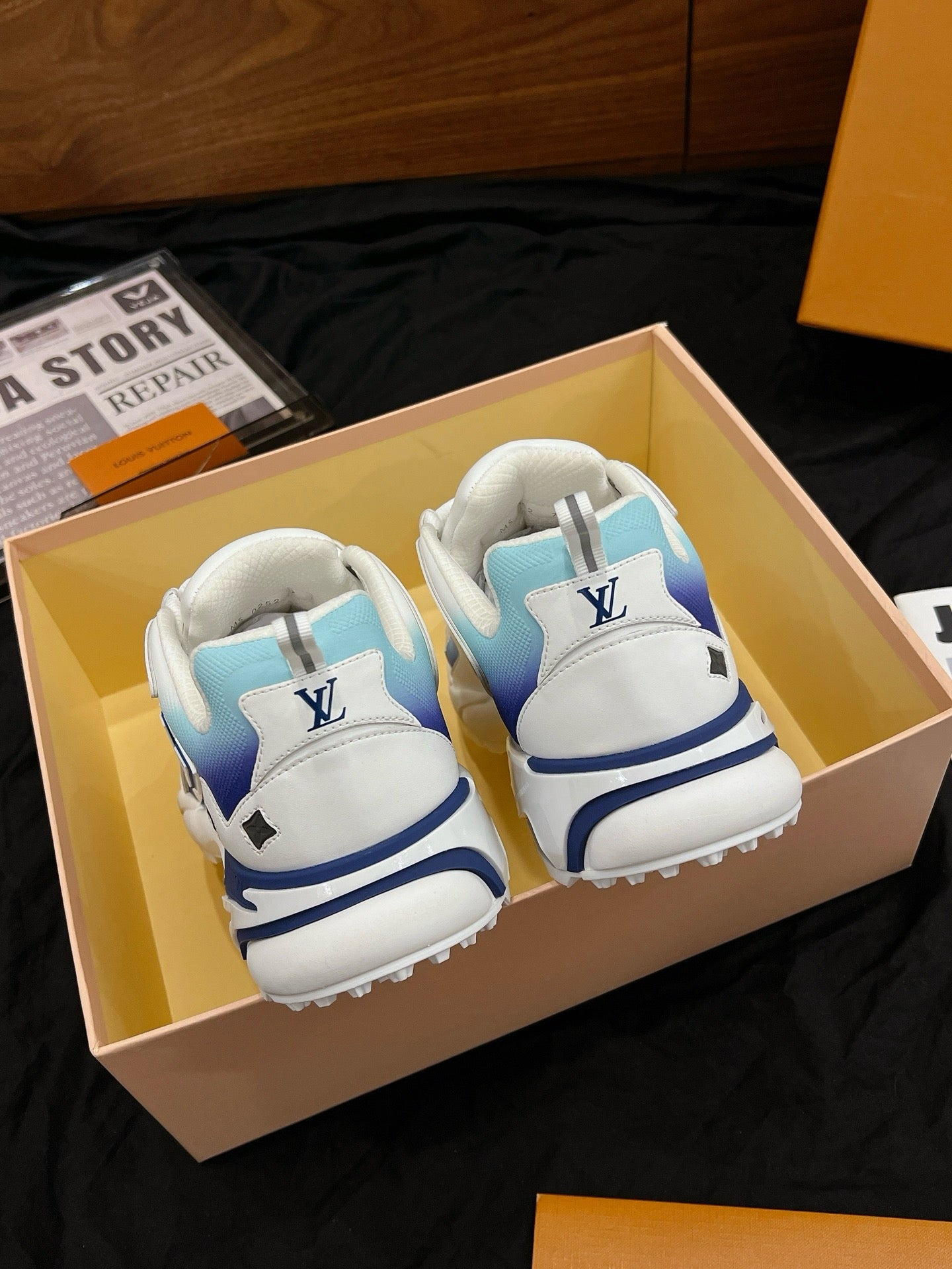 Louis Vuitton Tactic Runner "Blue-White"