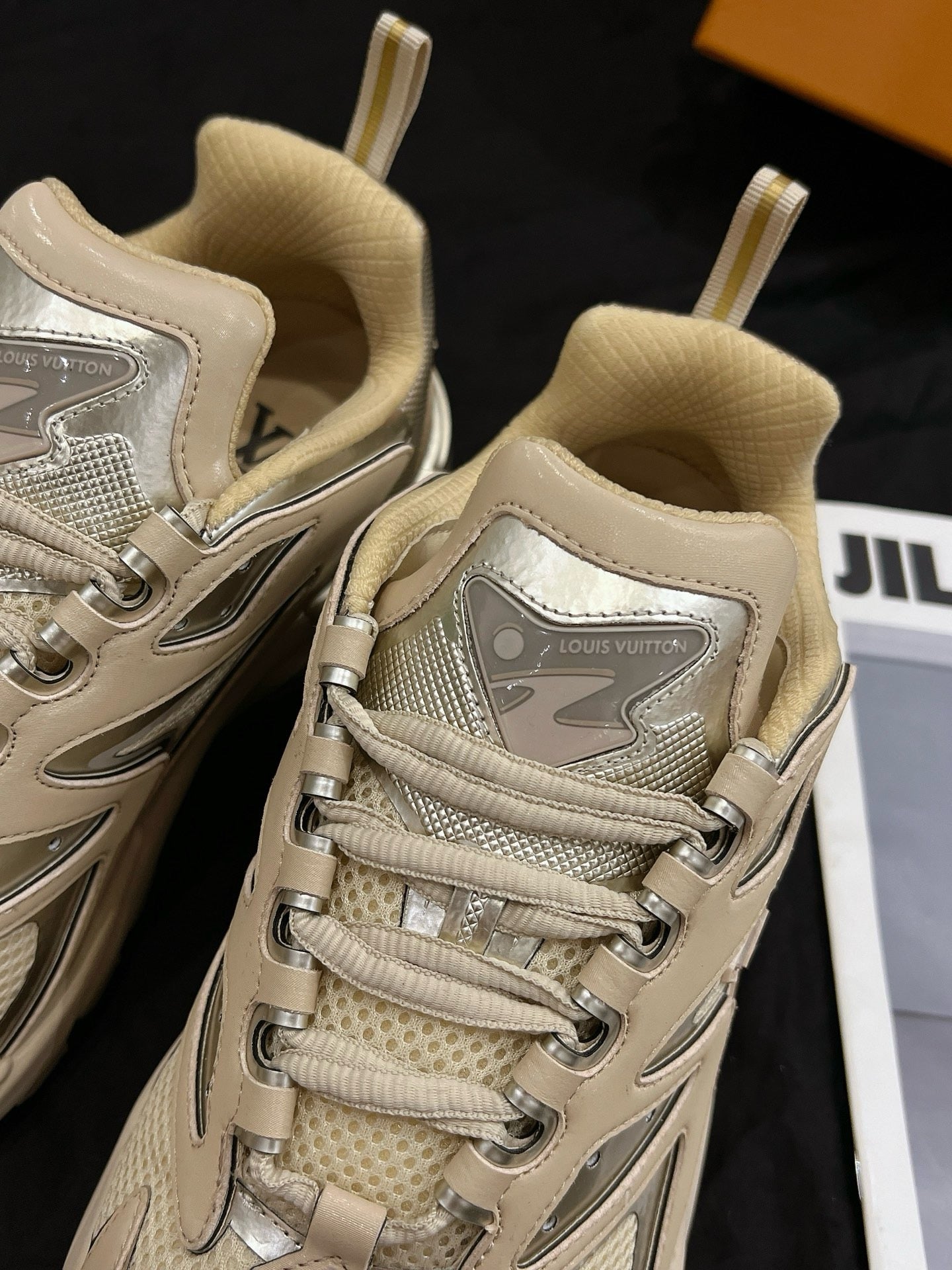 Louis Vuitton Tactic Runner "Beige-Silver"