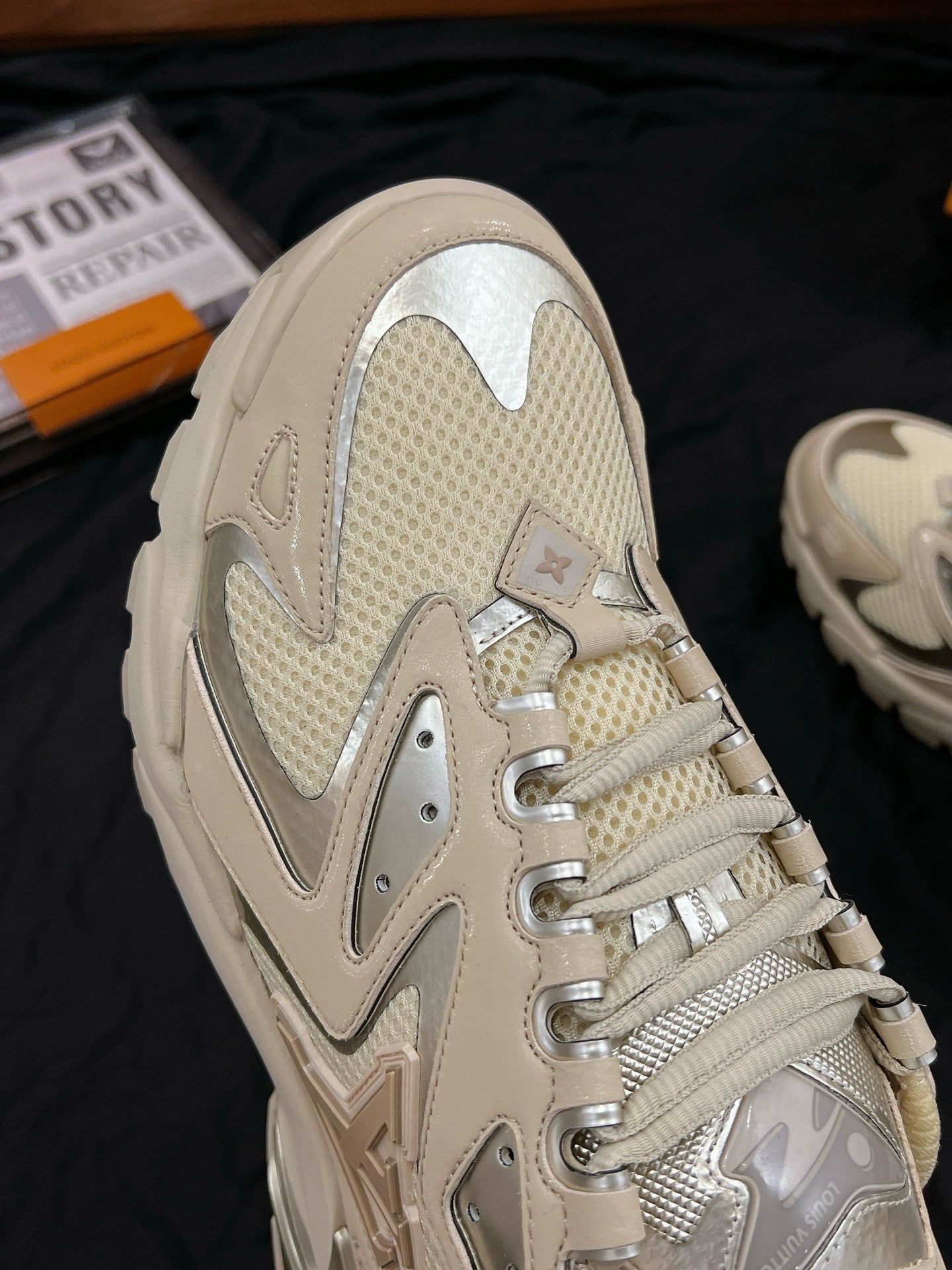 Louis Vuitton Tactic Runner "Beige-Silver"