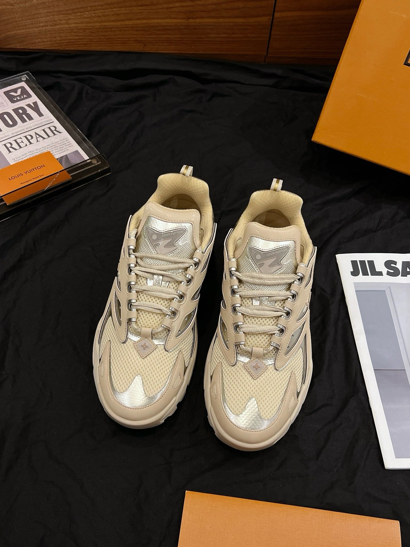 Louis Vuitton Tactic Runner "Beige-Silver"
