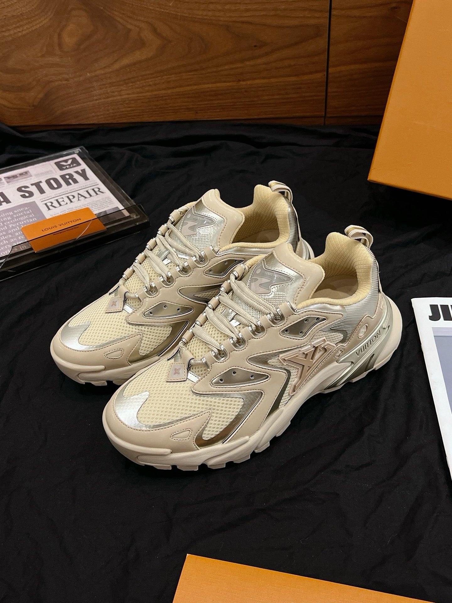 Louis Vuitton Tactic Runner "Beige-Silver"