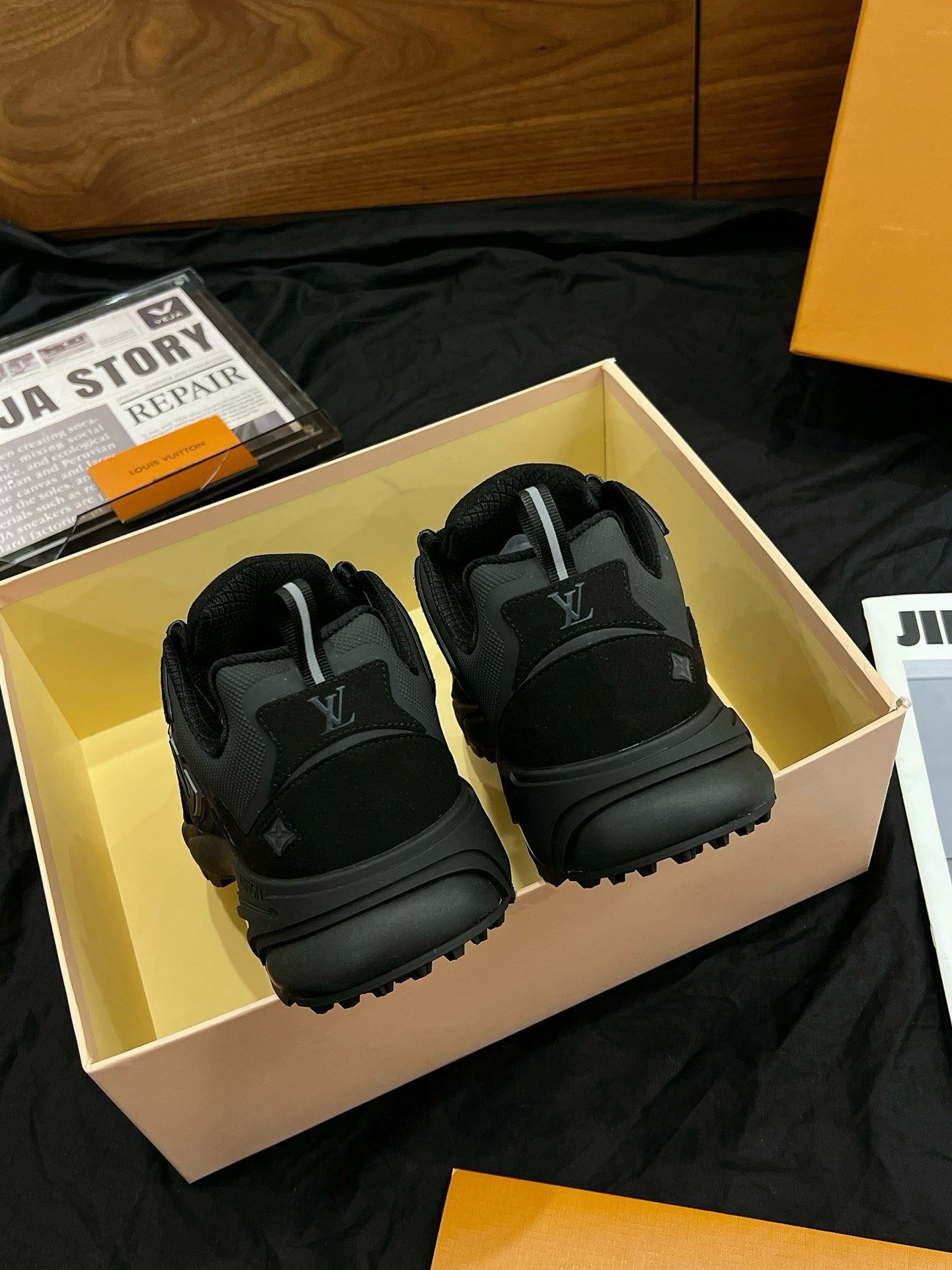 Louis Vuitton Tactic Runner "Black"