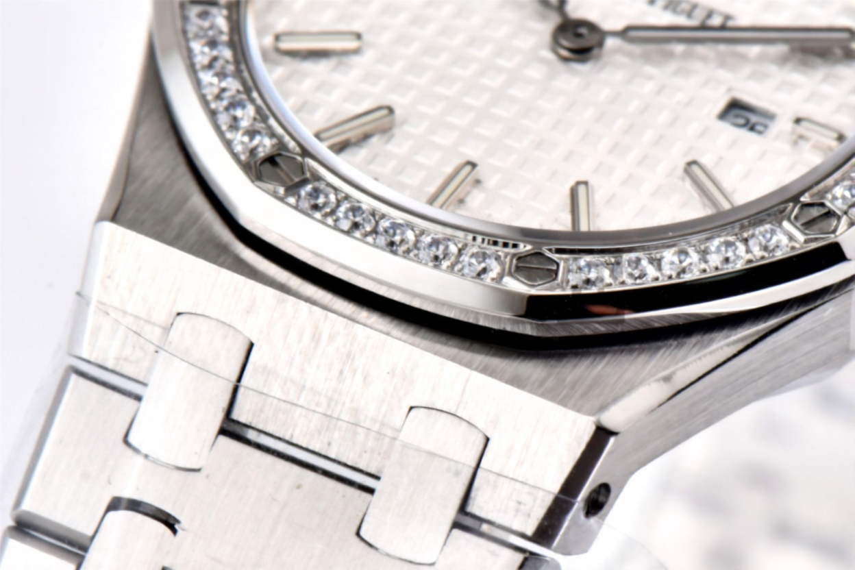 Audemars Piguet Royal Oak 33mm White Dial
