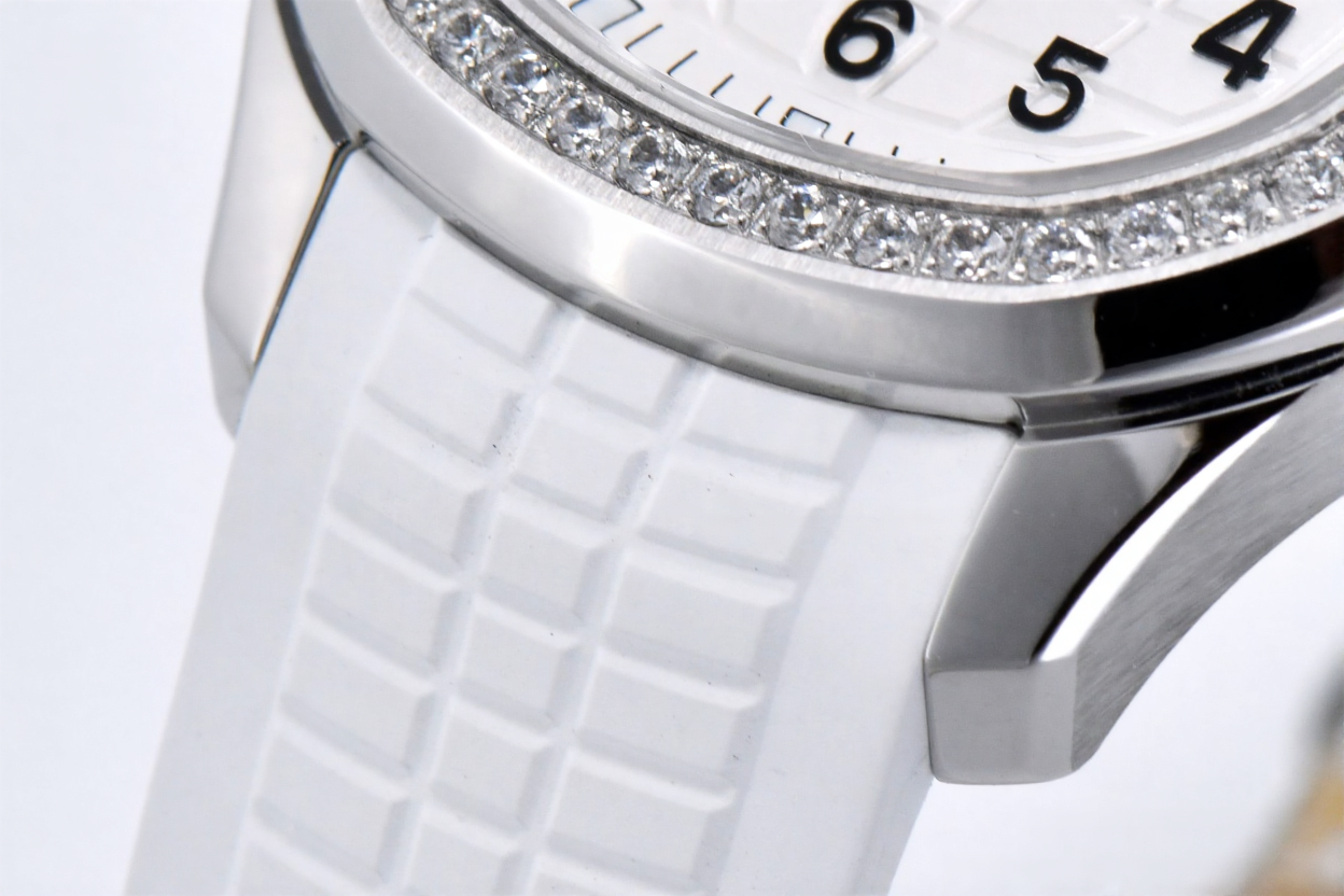 Patek Philippe Aquanaut 38.8mm White Dial