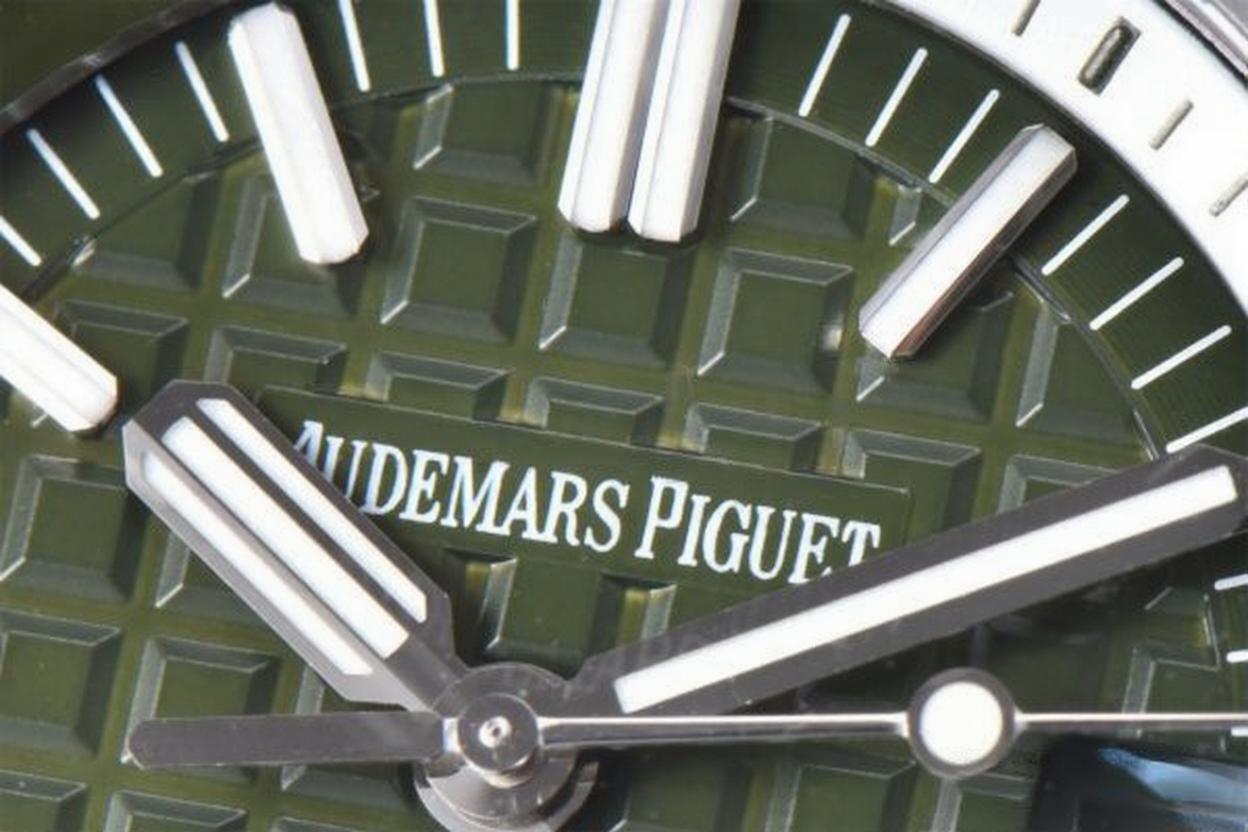 Audemars Piguet Royal Oak Offshore Diver 42mm Green Strap Green Dial