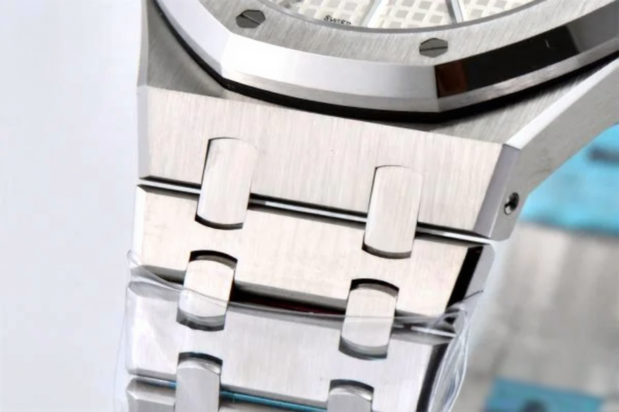 Audemars Piguet Royal Oak 41mm White Dial