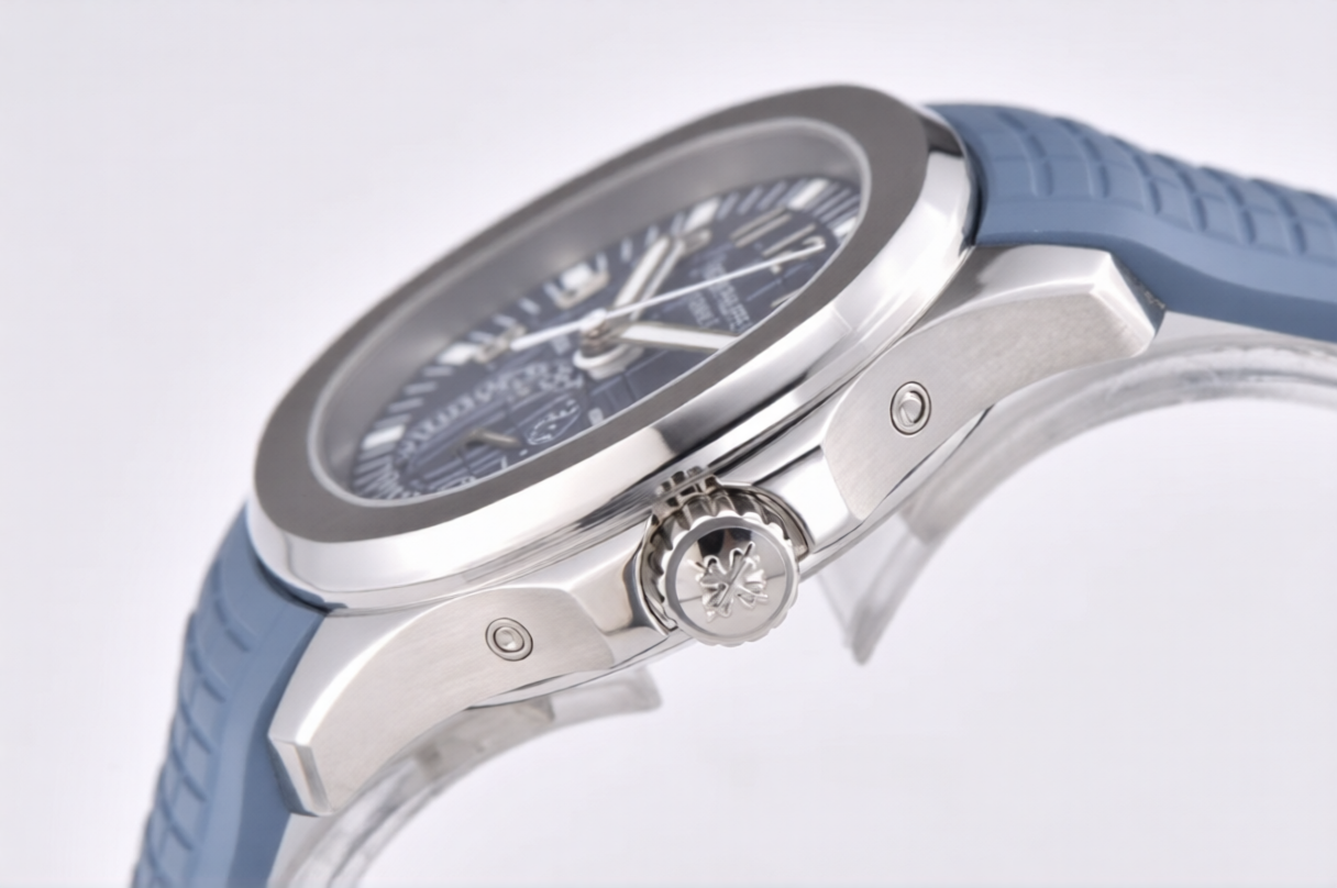 Patek Philippe Aquanaut Blue 40mm Rubber Blue Dial