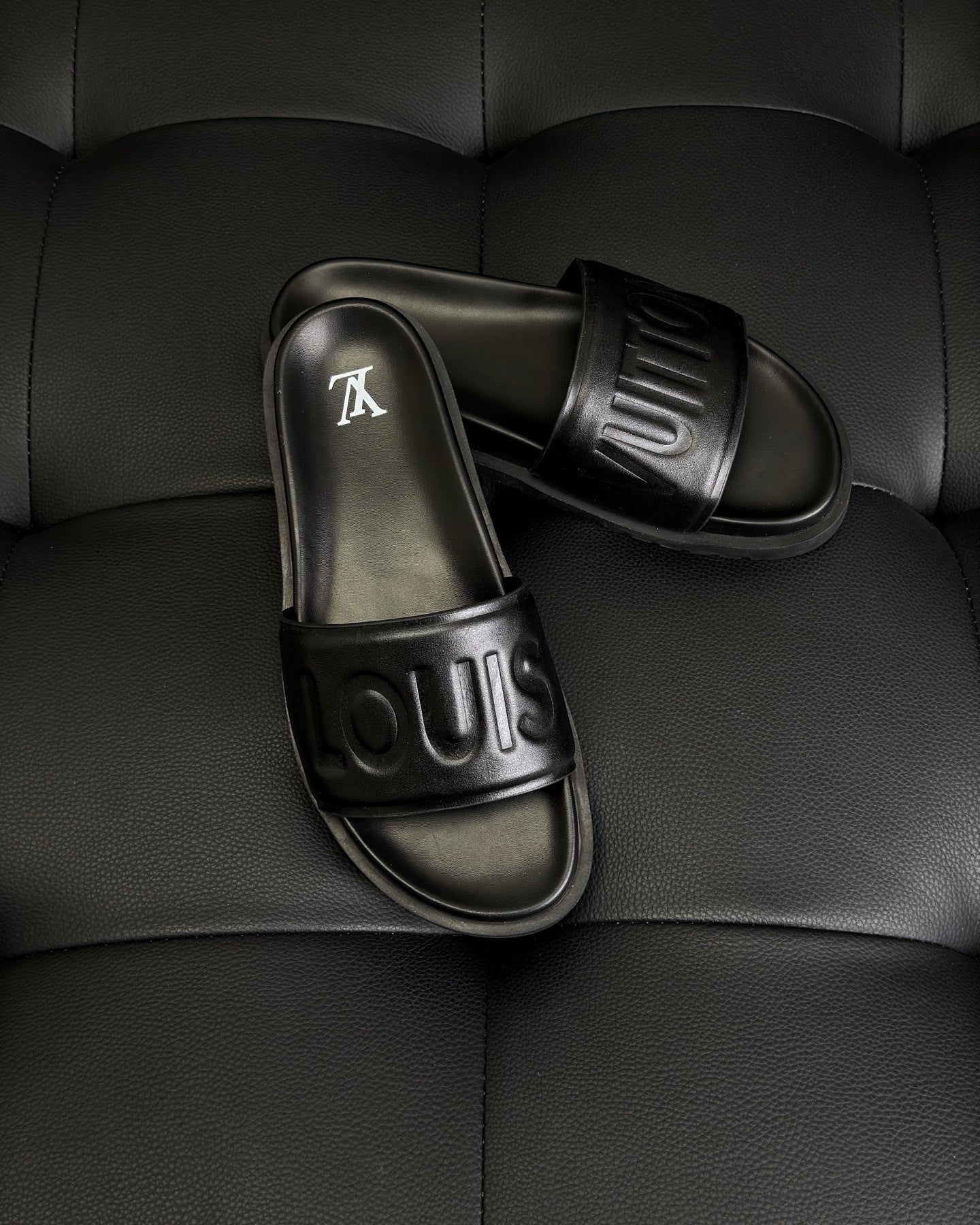 Louis Vuitton Slides "Black"