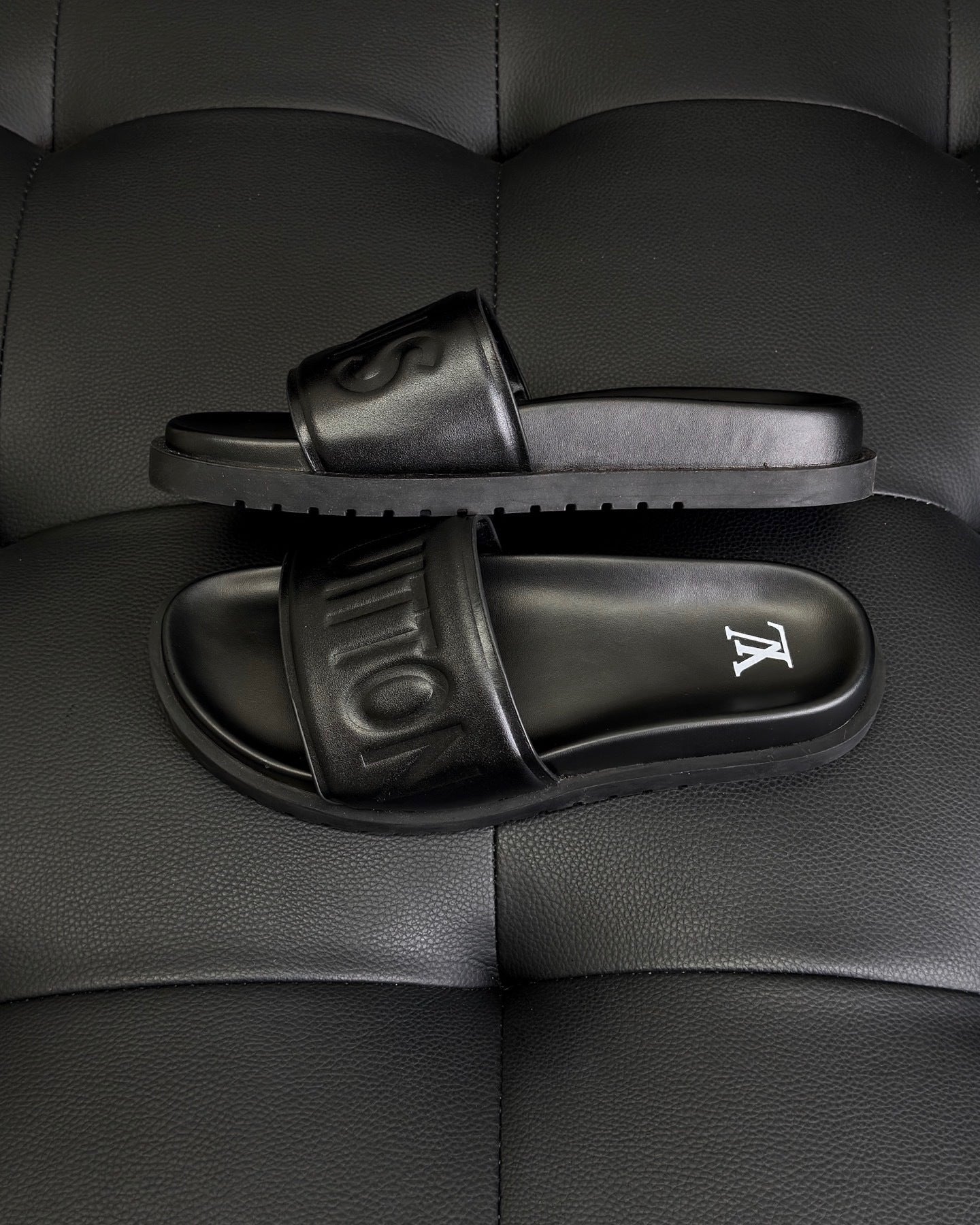 Louis Vuitton Slides "Black"