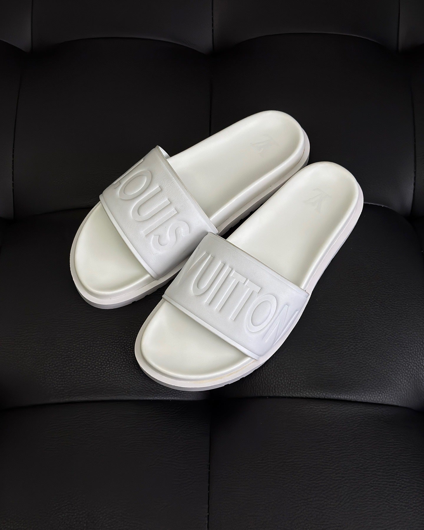 Louis Vuitton Slides "White"