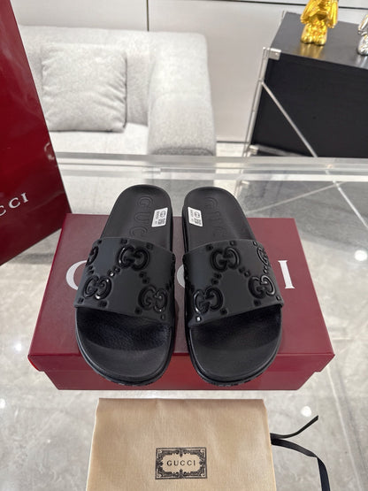 Gucci GG Rubber Slides "Black"