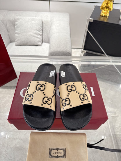 Gucci GG Rubber Slides "Beige-Black"