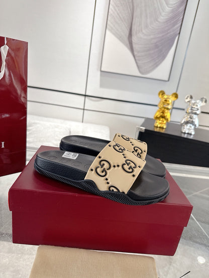 Gucci GG Rubber Slides "Beige-Black"