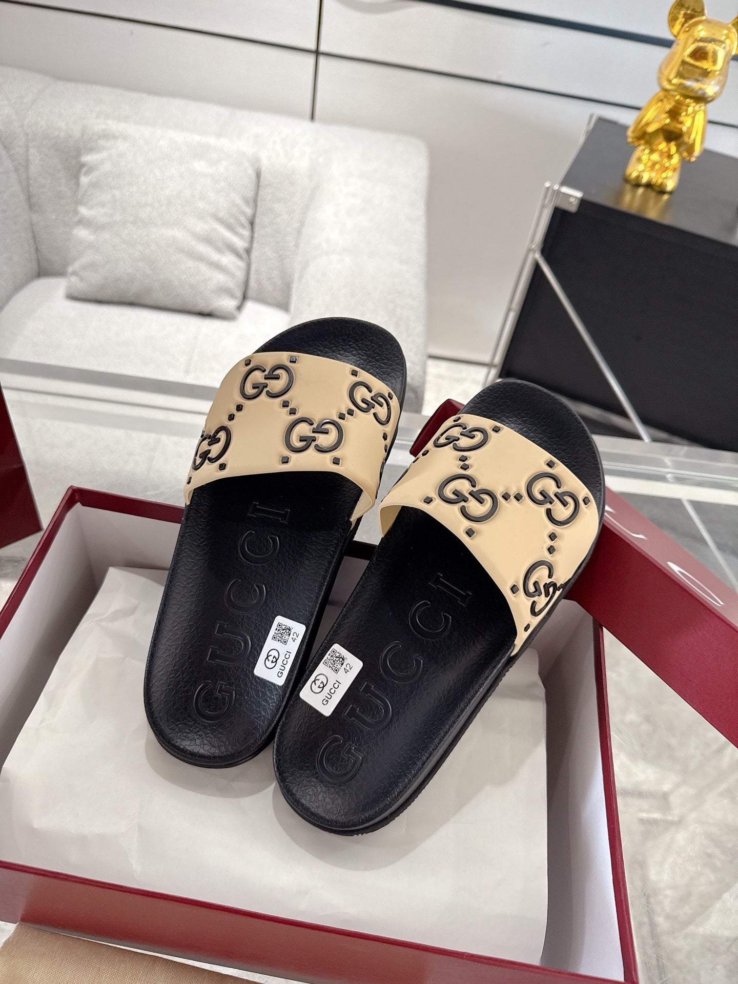Gucci GG Rubber Slides "Beige-Black"
