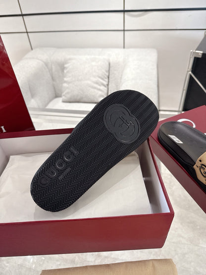 Gucci GG Rubber Slides "Beige-Black"