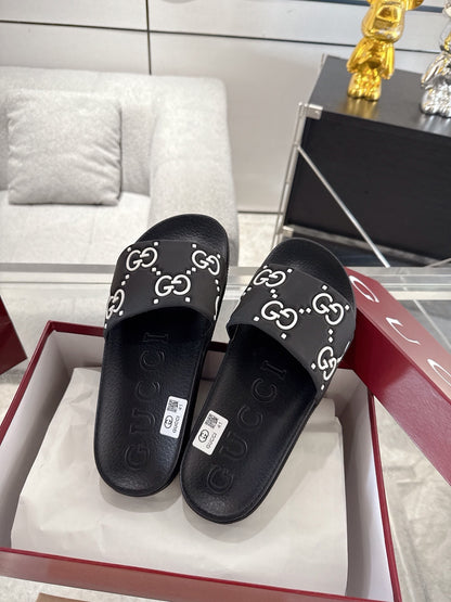 Gucci GG Rubber Slides "Black-White"