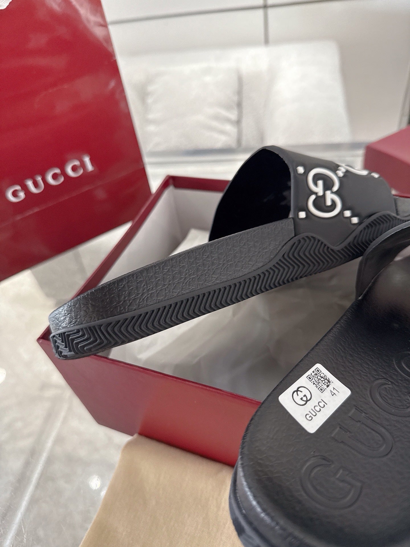 Gucci GG Rubber Slides "Black-White"