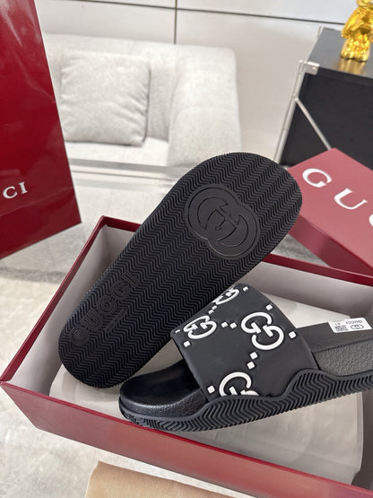 Gucci GG Rubber Slides "Black-White"
