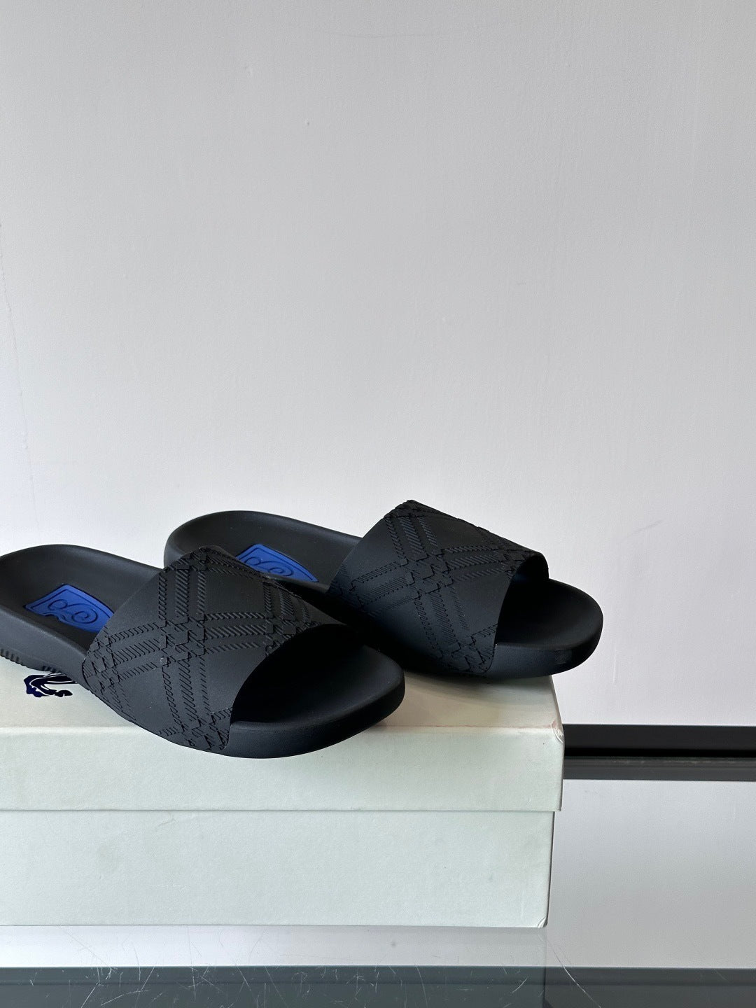 Burberry Dive Slides "Black"
