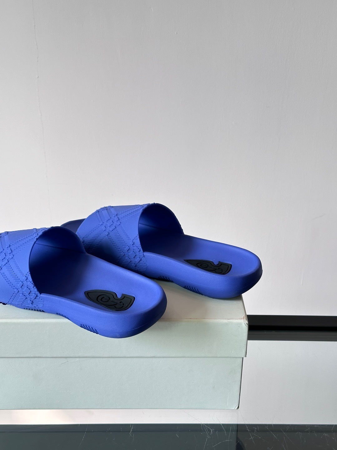 Burberry Dive Slides "Blue"