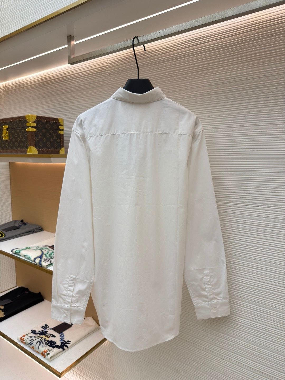 Dior Shirt with CD Box Embroidery
“White Cotton Poplin”