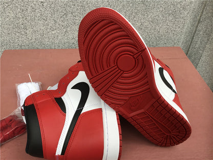 Air Jordan 1 Retro High OG "Chicago"