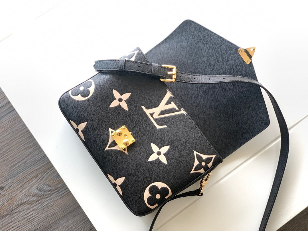 Louis Vuitton Pochette Métis