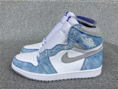Jordan 1 Retro High OG "Hyper Royal"