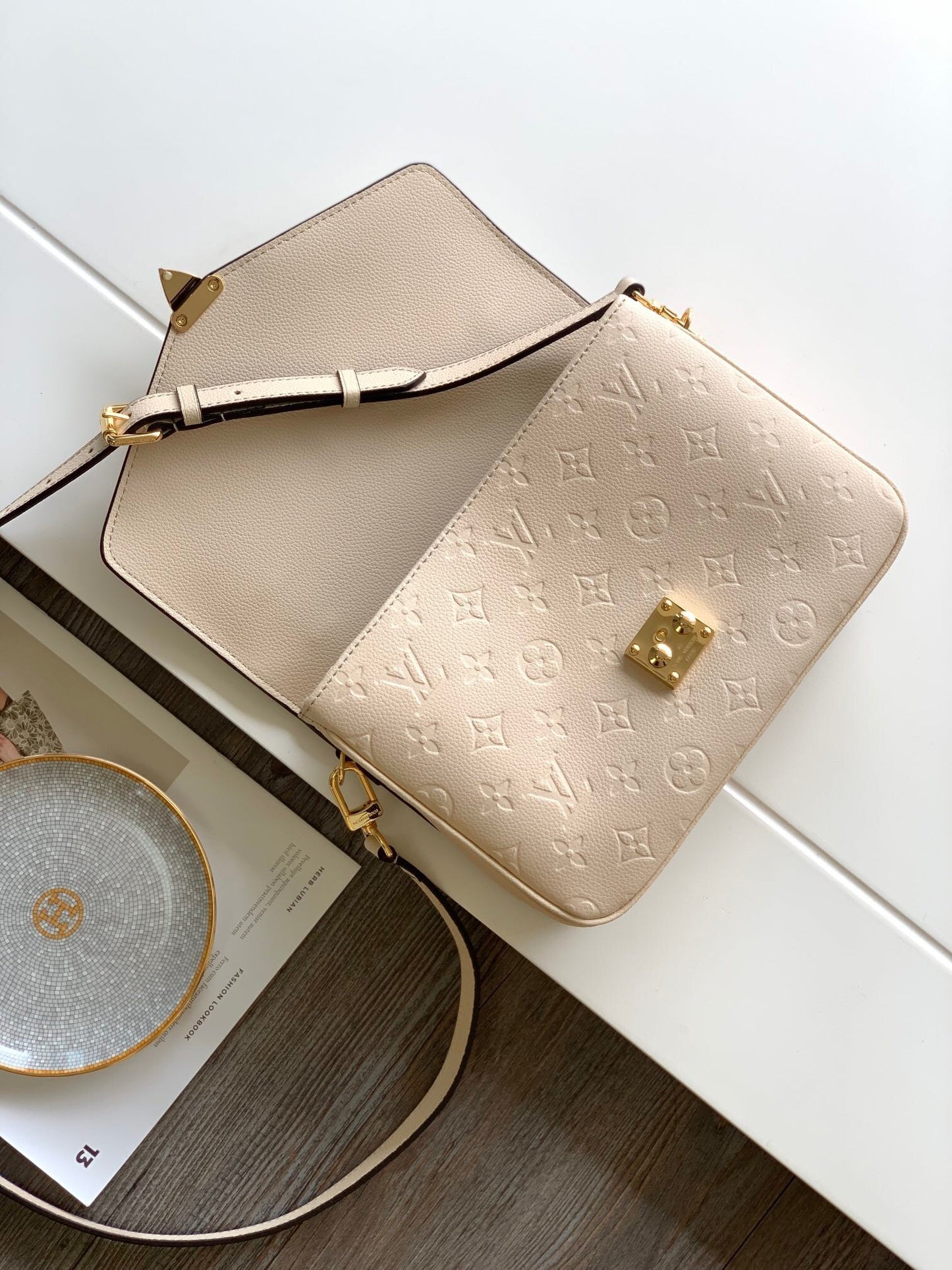 Louis Vuitton Pochette Métis