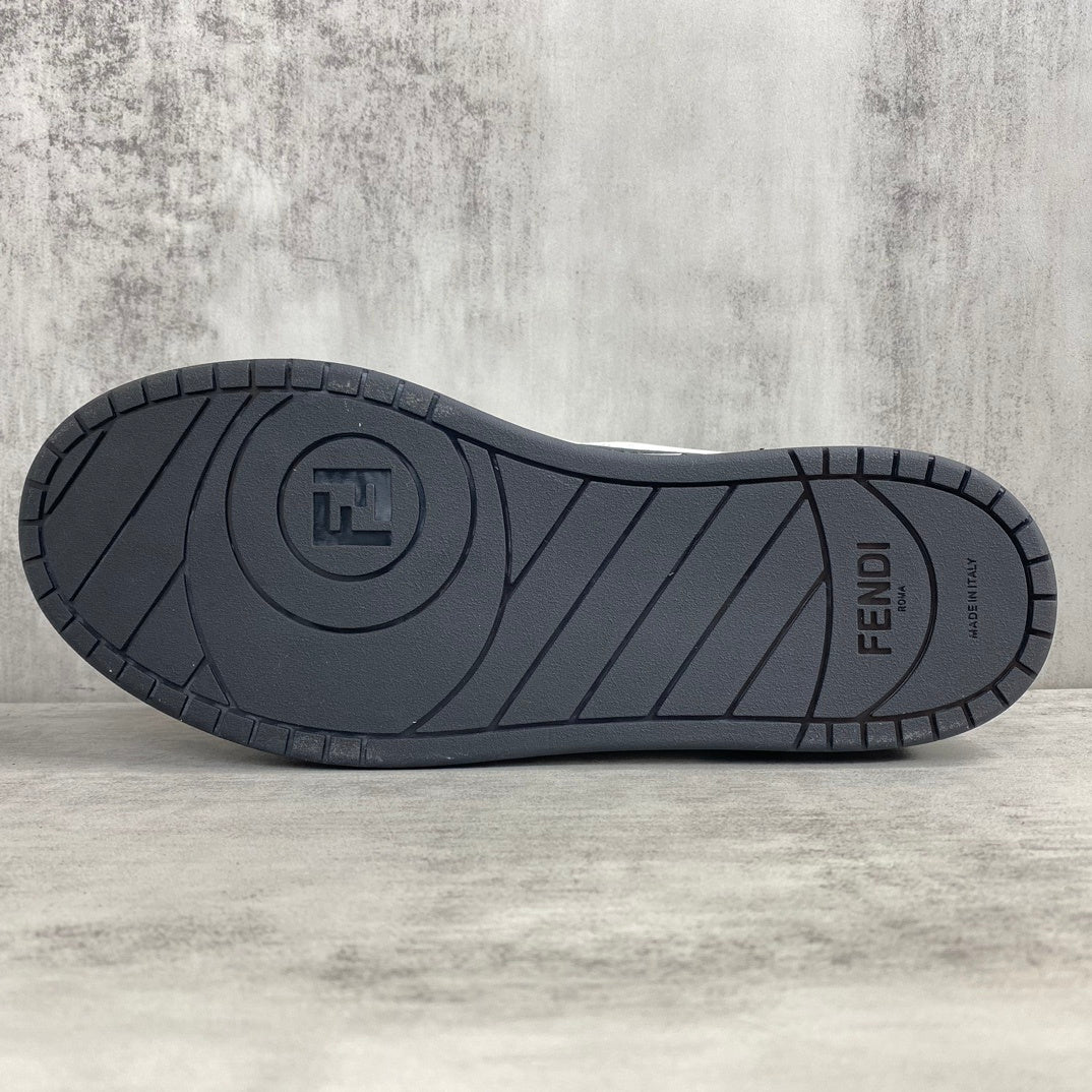 Fendi Match "White-Black Monogram"