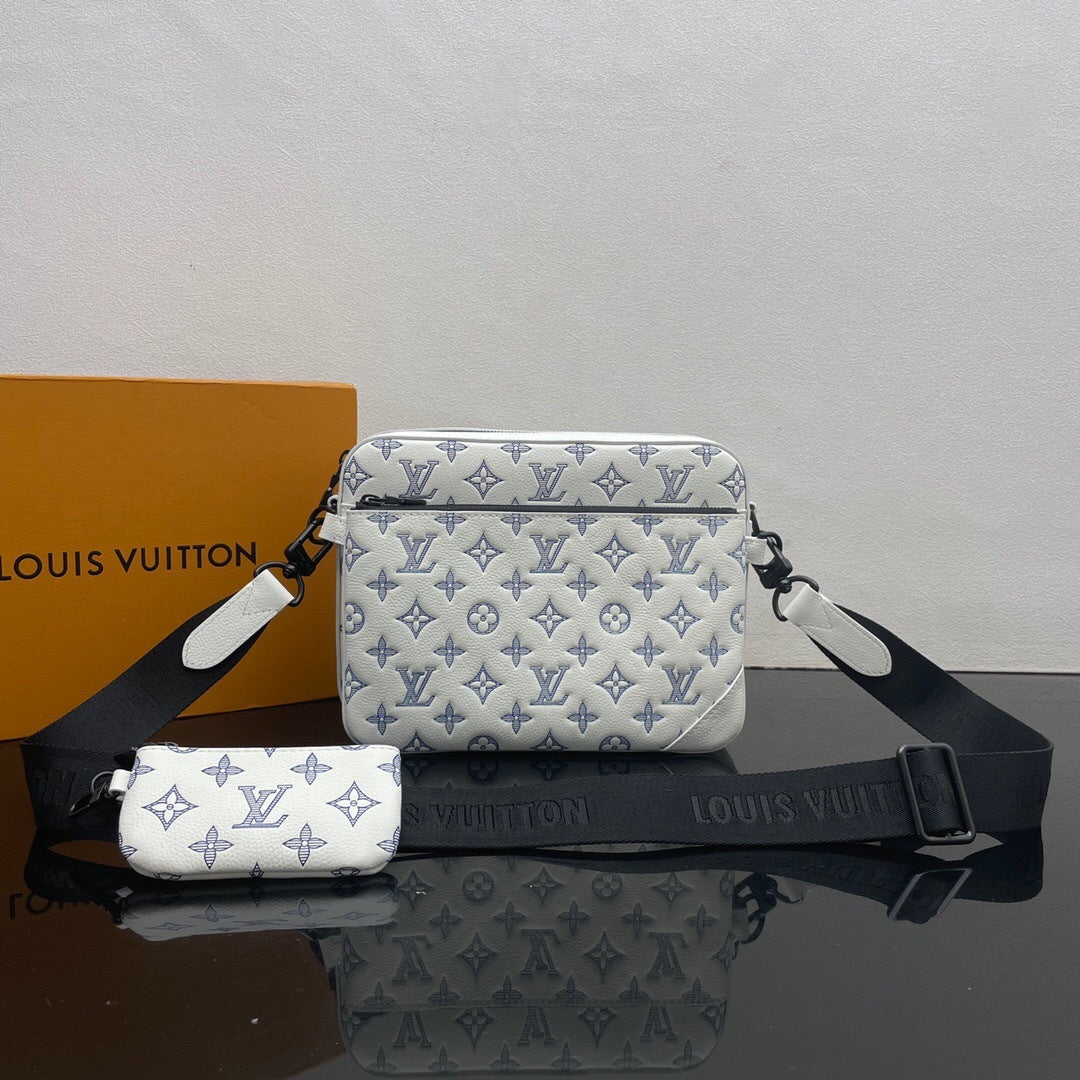 Louis Vuitton Trio Messenger