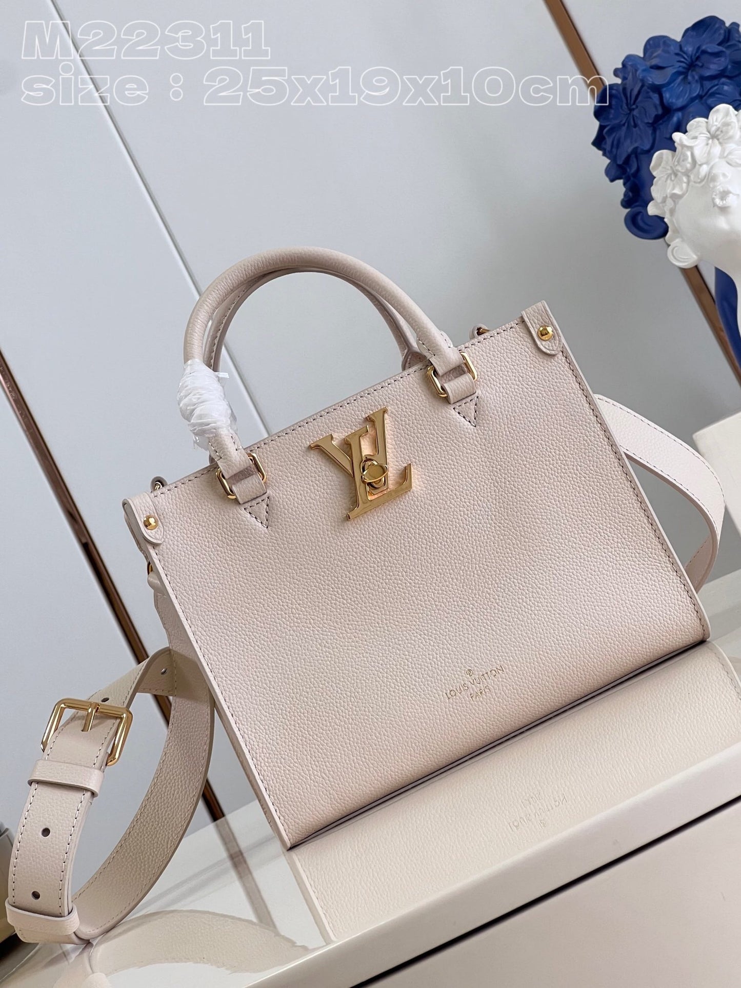 Louis Vuitton Lock & Go