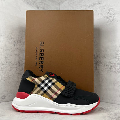 Burberry Ramsey "Black-Beige-Red"