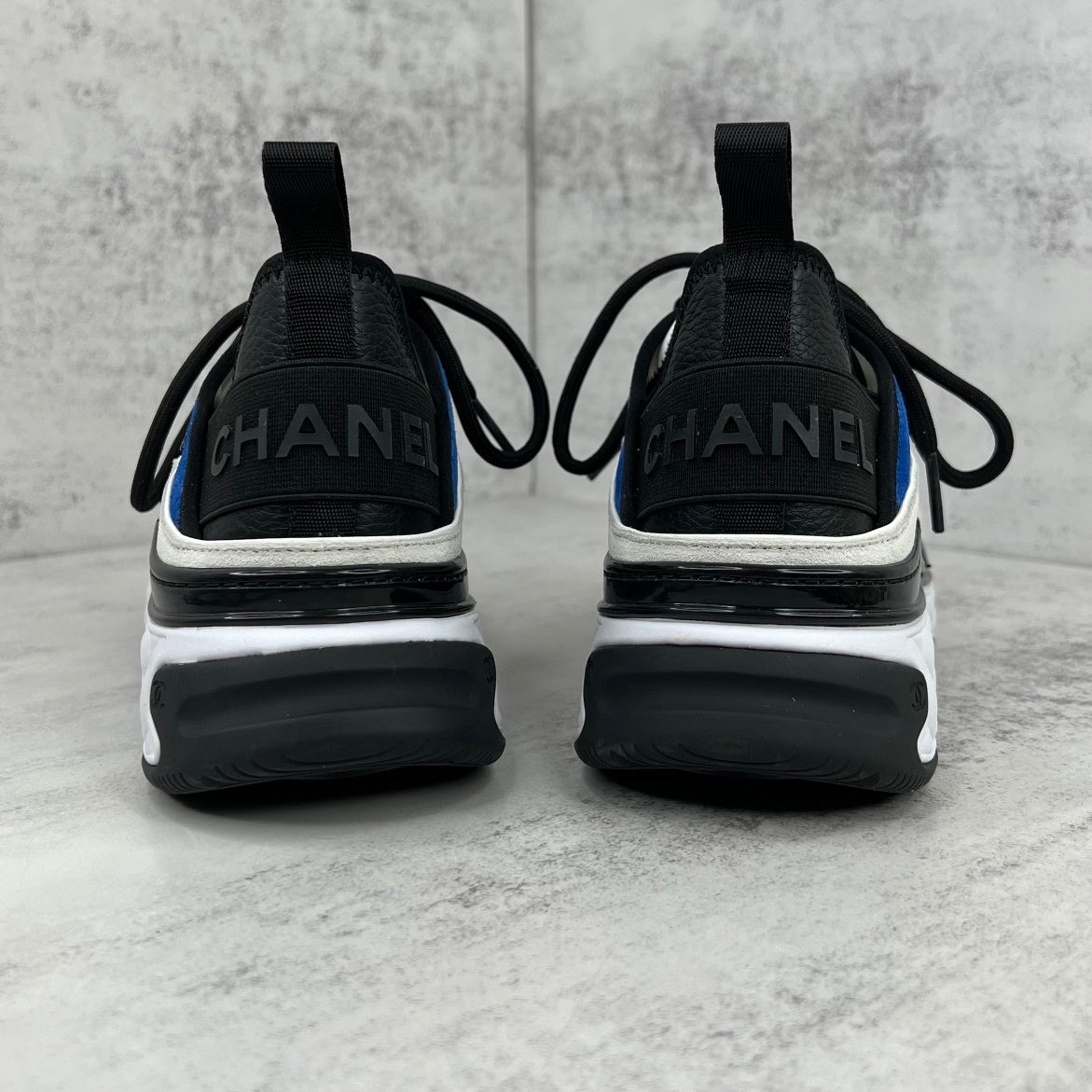 Chanel 22B "White-Grey-Blue"