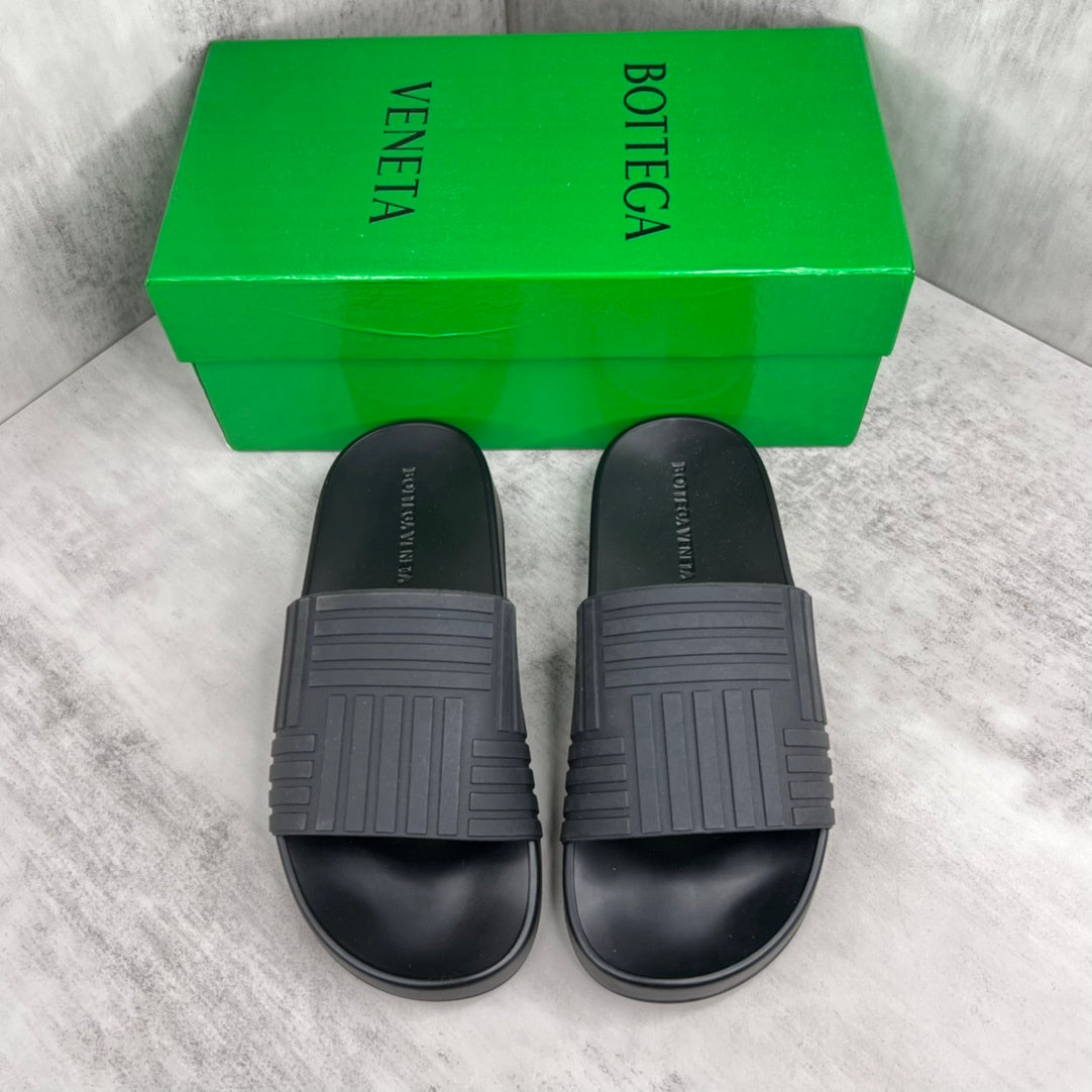Bottega Veneta Slides "Black"