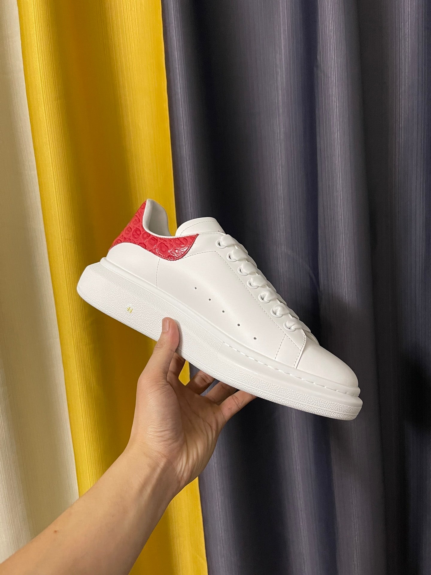 Alexander McQueen Oversized "White-Red Croc Effect"